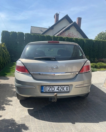 Opel Astra cena 12500 przebieg: 123834, rok produkcji 2005 z Łódź małe 46